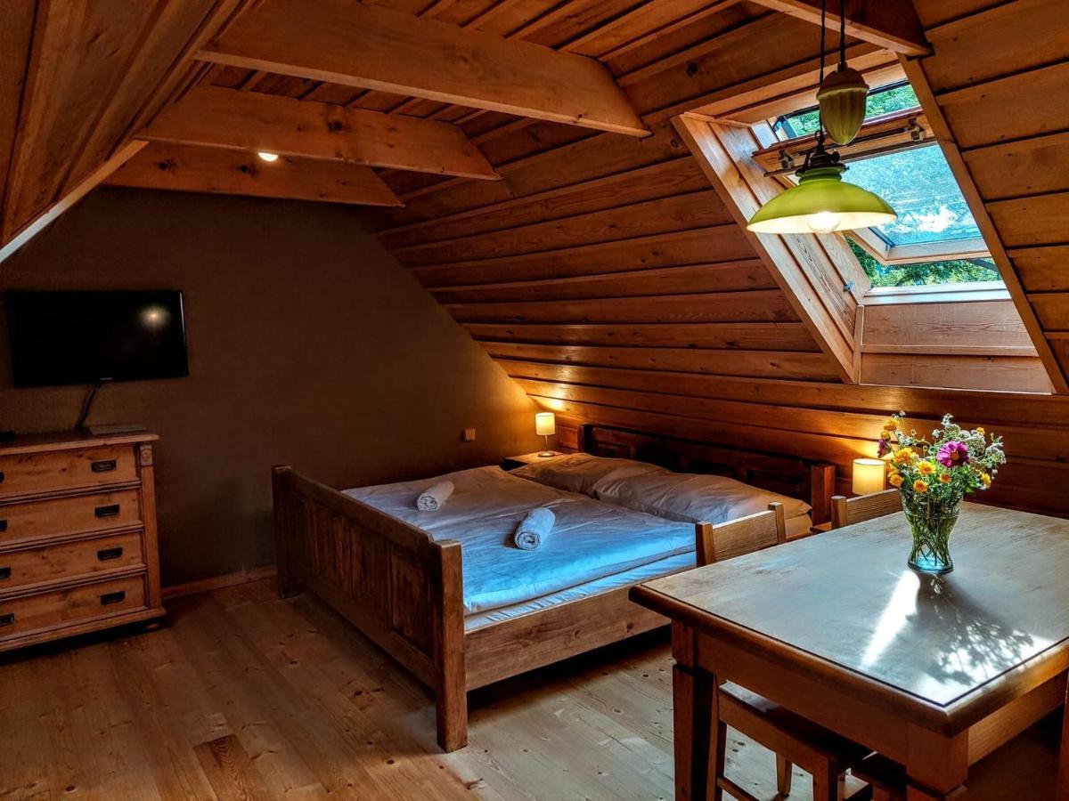 Apartmany Cerveny Dvur Chvalšiny 외부 사진