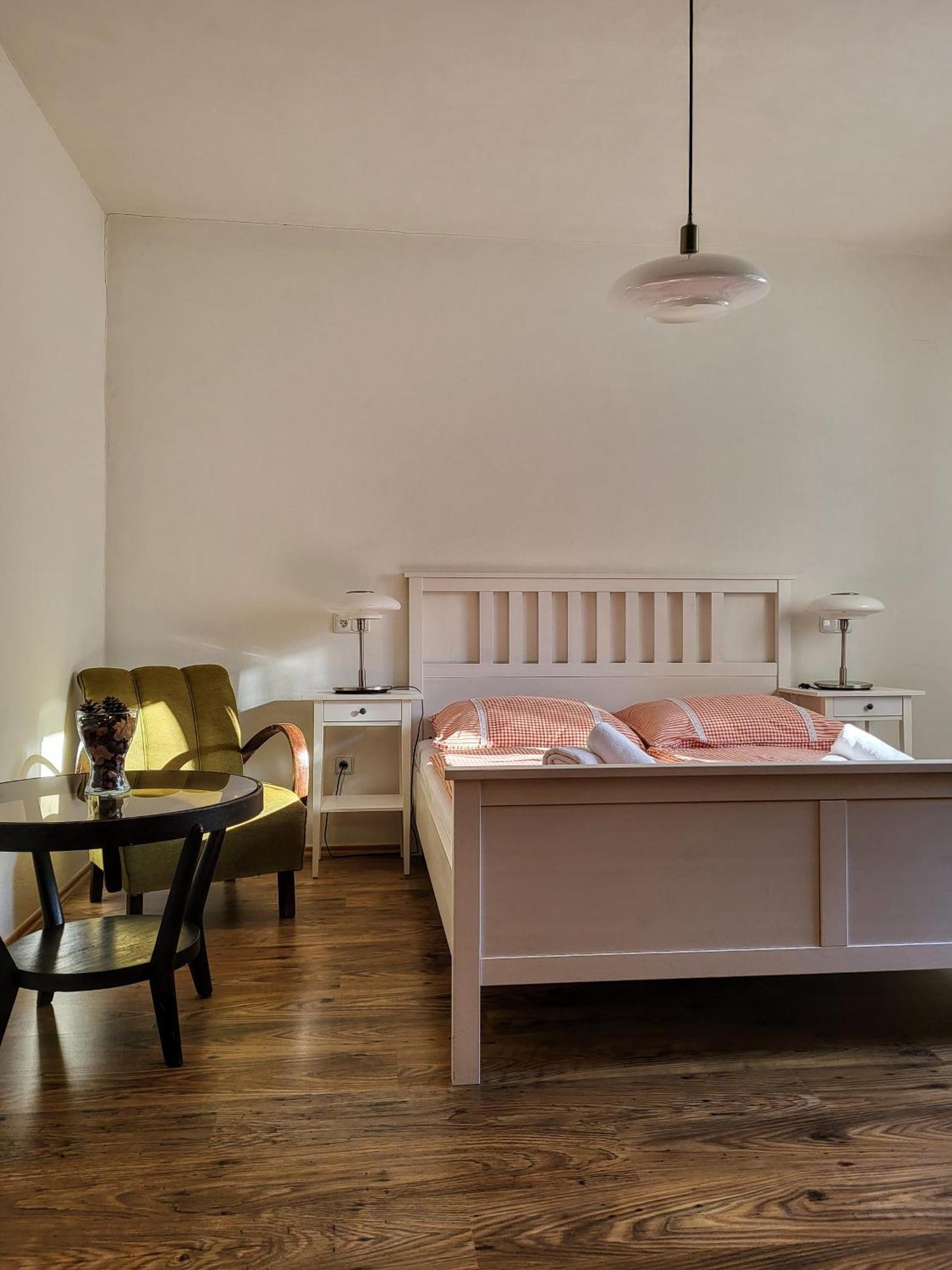 Apartmany Cerveny Dvur Chvalšiny 외부 사진